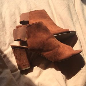 Qupid 4 inch heels. Size 7.5. Brownish.